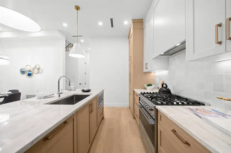 1 1722 E 6TH AVENUE - photo 4 of 27