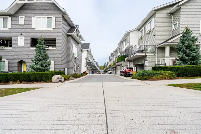 140 8168 136A STREET - photo 3 of 25