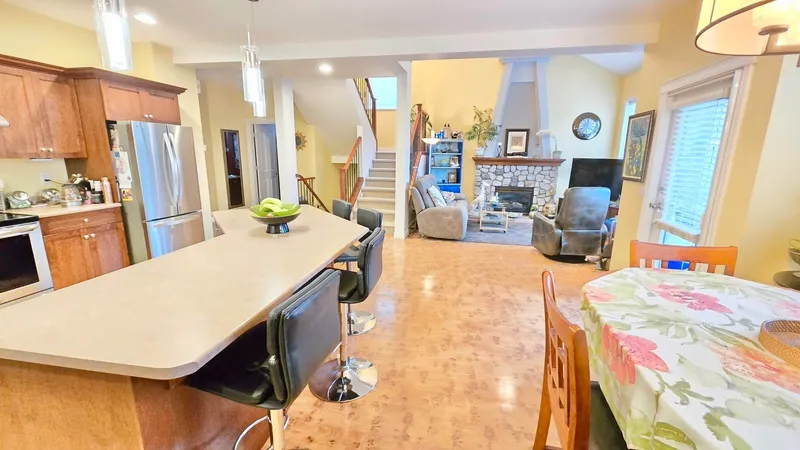 116 21868 LOUGHEED HIGHWAY - photo 4 of 25