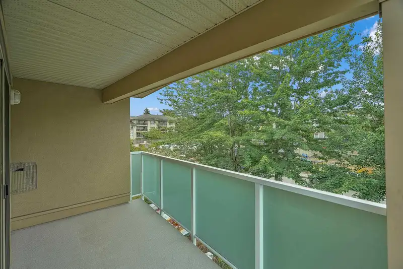 201 13780 76 AVENUE - photo 2 of 22