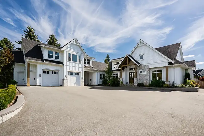 1 23256 34A AVENUE - photo 1 of 40