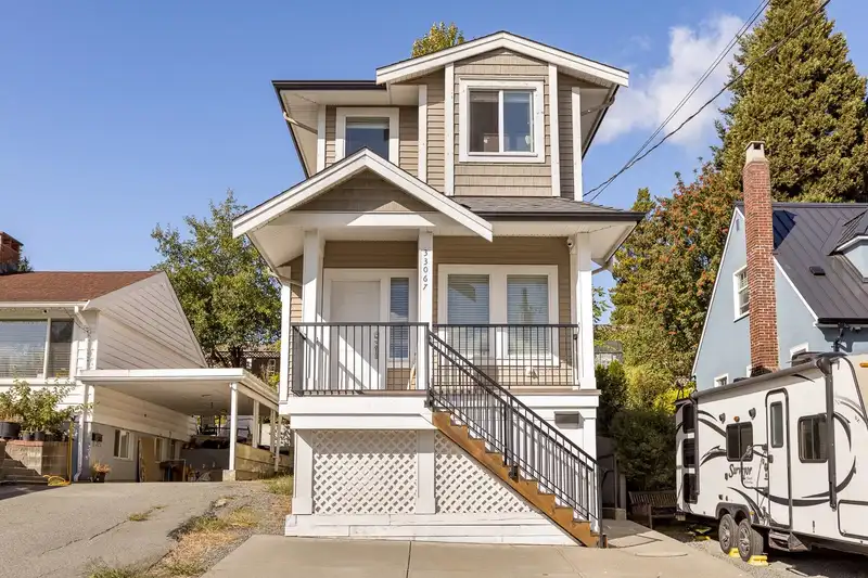 33067 6TH AVENUE - photo 1 of 37