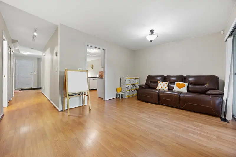 204 16233 82 AVENUE - photo 4 of 25