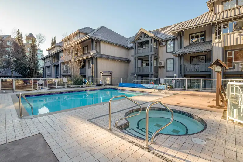 339 4573 CHATEAU BOULEVARD - photo 1 of 17