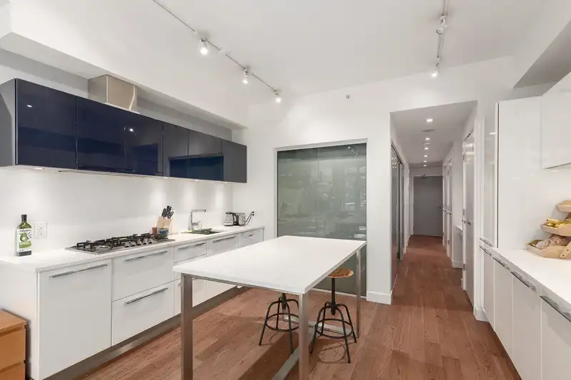 227 108 E 1ST AVENUE - photo 3 of 30