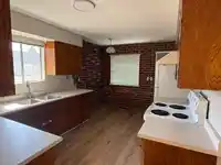 3466 E 2ND AVENUE - thumbnail 3