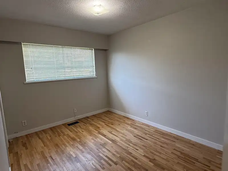 3466 E 2ND AVENUE - photo 4 of 14