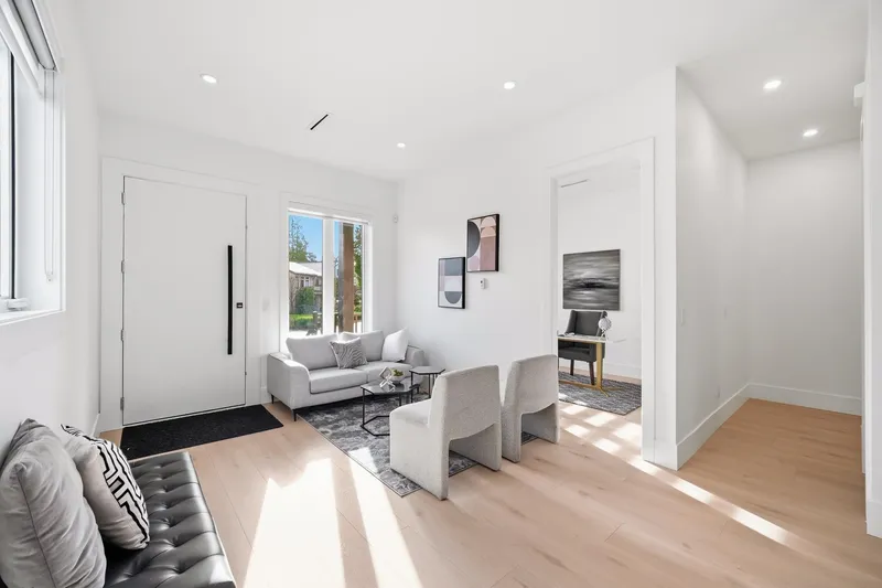 1 6139 ASHWORTH AVENUE - photo 3 of 25