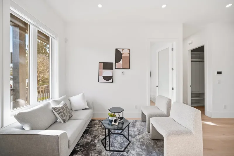 1 6139 ASHWORTH AVENUE - photo 4 of 25