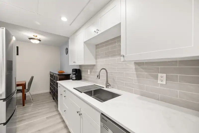 104 1320 FIR STREET - photo 2 of 37