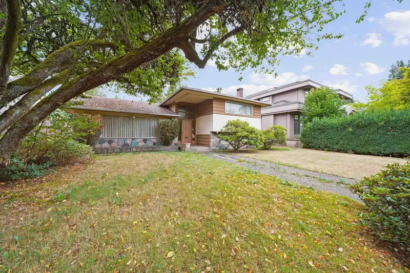 6891 LAUREL STREET - photo 2 of 17