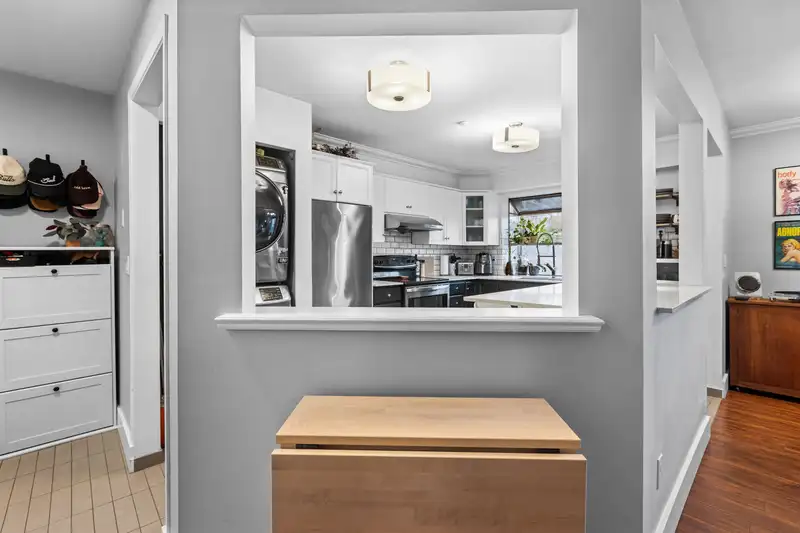 304 25 RICHMOND STREET - photo 4 of 25
