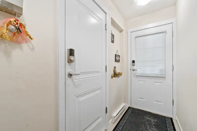 75 14838 61 AVENUE - photo 4 of 29