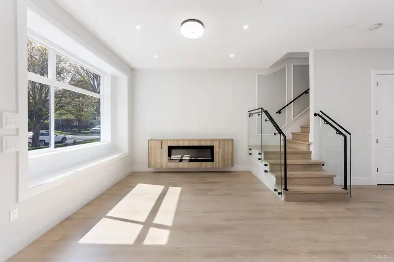 2859 E 16TH AVENUE - photo 3 of 33