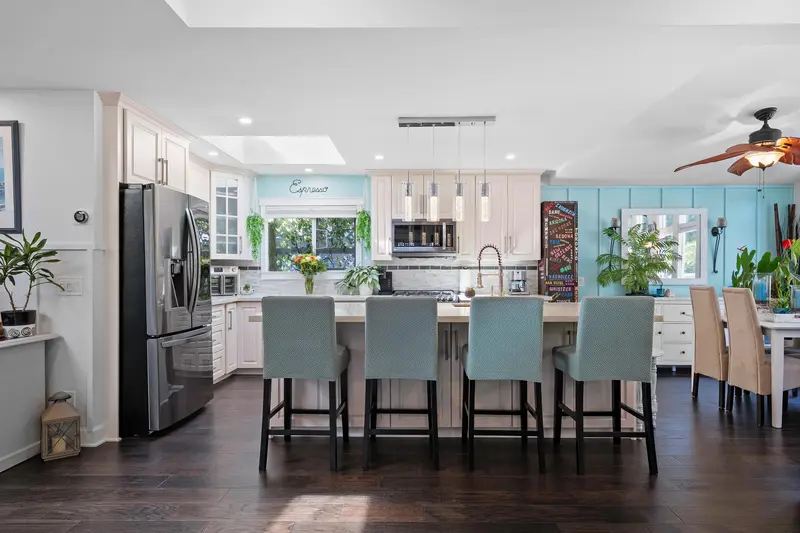 281 1840 160 STREET - photo 2 of 25