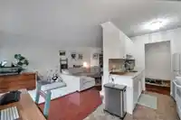 103 214 E 15TH STREET - thumbnail 4