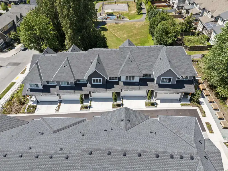 103 3421 QUEENSTON AVENUE - photo 3 of 40