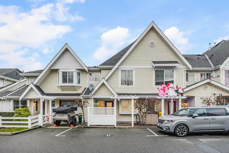 11 23575 119TH STREET - photo 1 of 40
