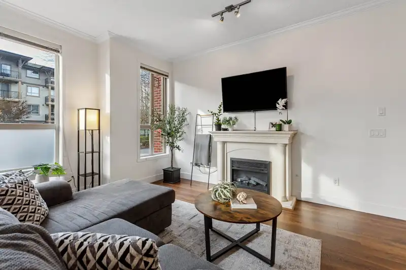 104 2628 MAPLE STREET - photo 2 of 36