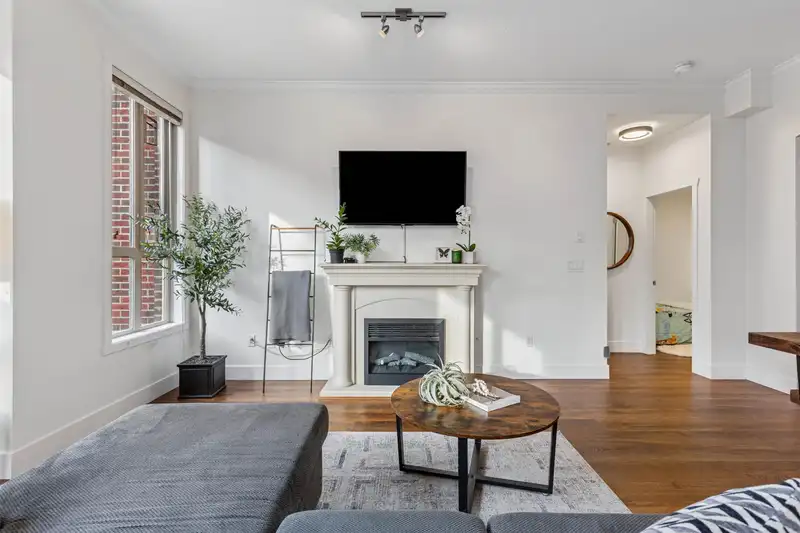 104 2628 MAPLE STREET - photo 3 of 36