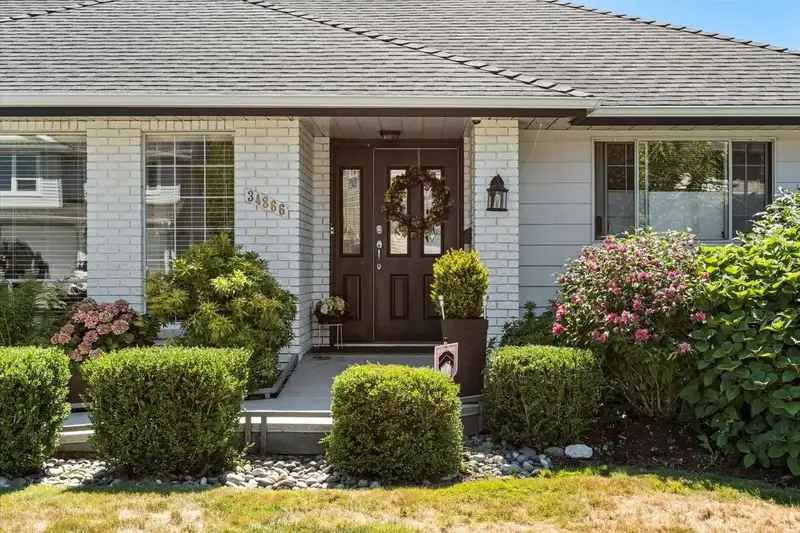 34866 EVERSON PLACE - photo 2 of 37