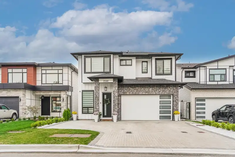 2581 TERMINAL COURT - photo 1 of 37