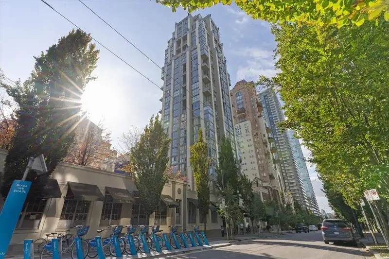 1808 1238 RICHARDS STREET - photo 2 of 29