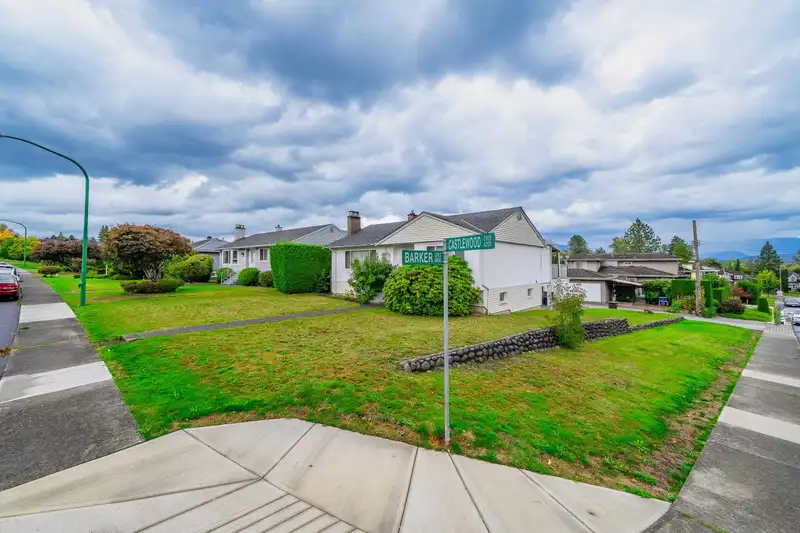 4277 CASTLEWOOD CRESCENT - photo 1 of 20