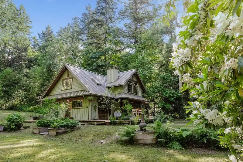 2867 LOWER ROAD - photo 2 of 38