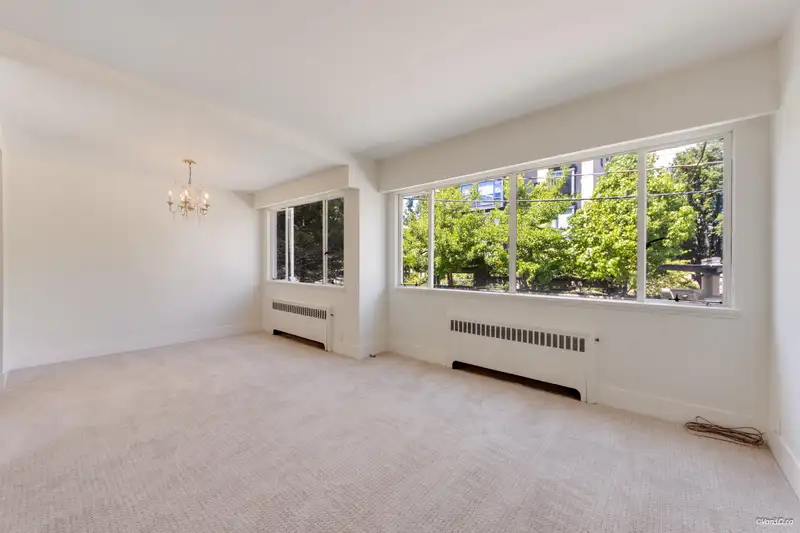 3 2255 W 40TH AVENUE - photo 4 of 21