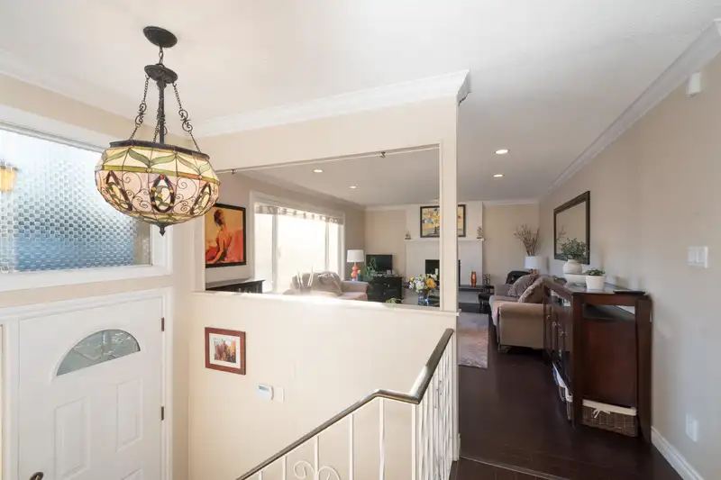5415 IVAR PLACE - photo 3 of 40