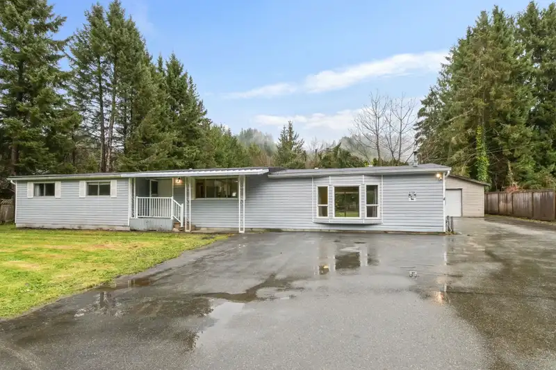 1 49011 SHELDON ROAD - photo 1 of 14