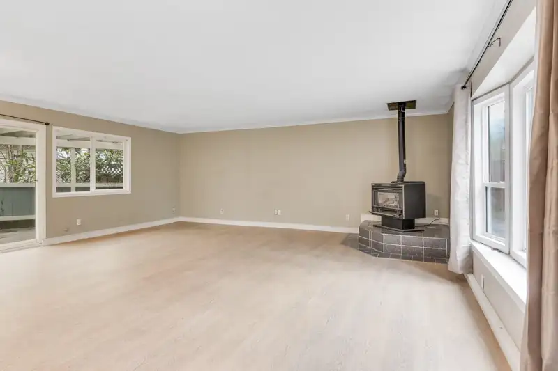 1 49011 SHELDON ROAD - photo 2 of 14