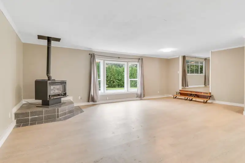 1 49011 SHELDON ROAD - photo 3 of 14