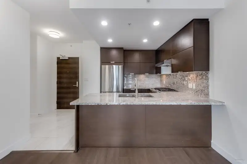 1802 2077 ROSSER AVENUE - photo 4 of 33