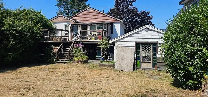 11674 98A AVENUE - photo 2 of 3