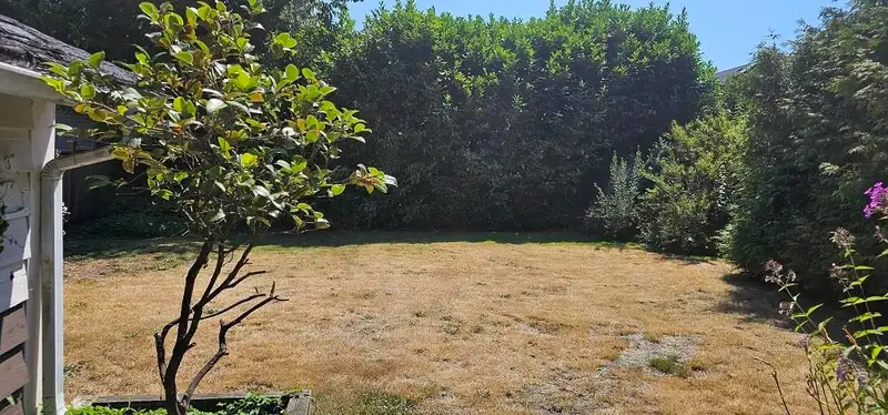 11674 98A AVENUE - photo 3 of 3