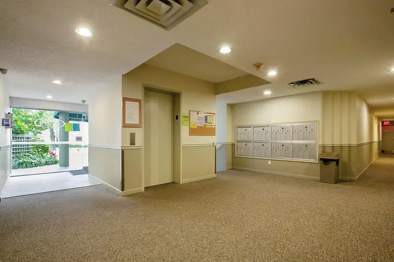 305 1705 MARTIN DRIVE - photo 2 of 27
