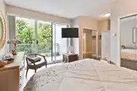 305 1705 MARTIN DRIVE - thumbnail 17