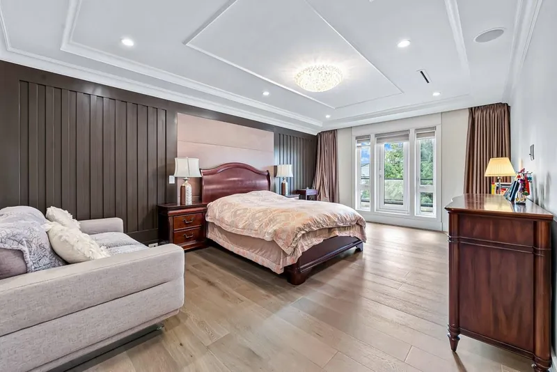 8631 FAIRDELL CRESCENT - photo 1 of 25