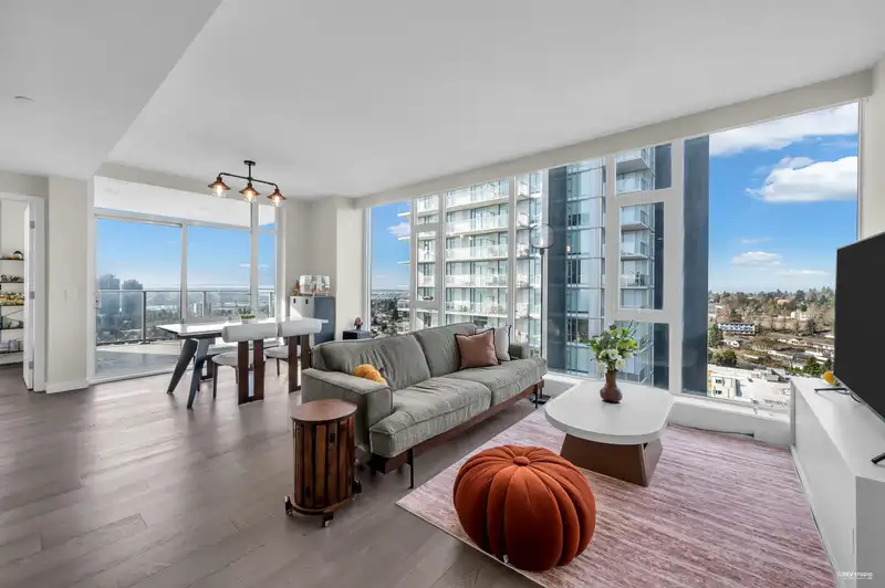 1906 7433 CAMBIE STREET - photo 3 of 33