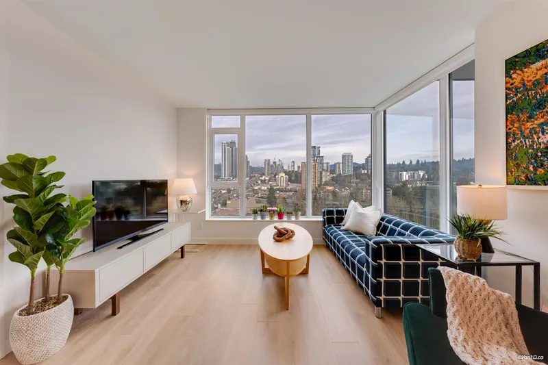 1302 318 ALDERSON AVENUE - photo 2 of 25