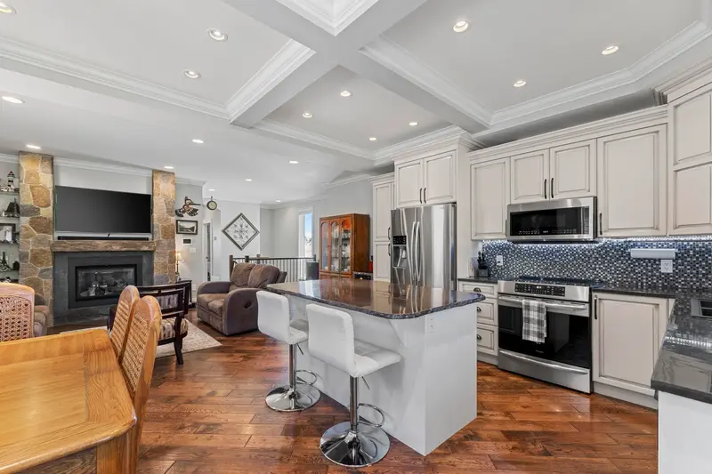 9603 ST. DAVID STREET - photo 2 of 25