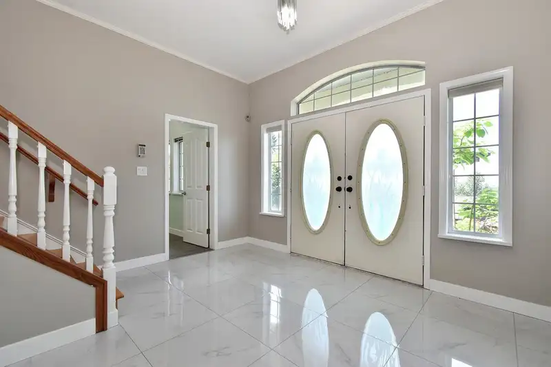 2662 ZURICH DRIVE - photo 4 of 40