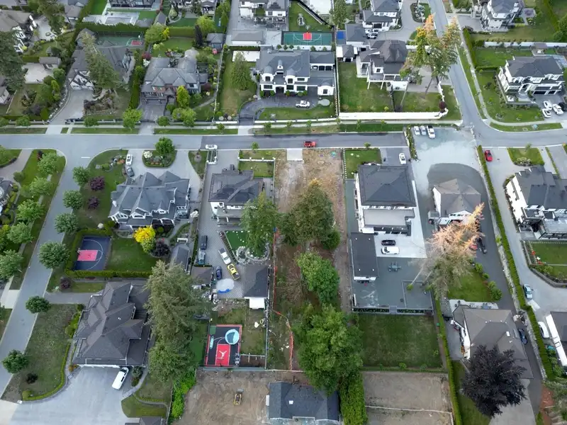 13088 57 AVENUE - photo 4 of 7