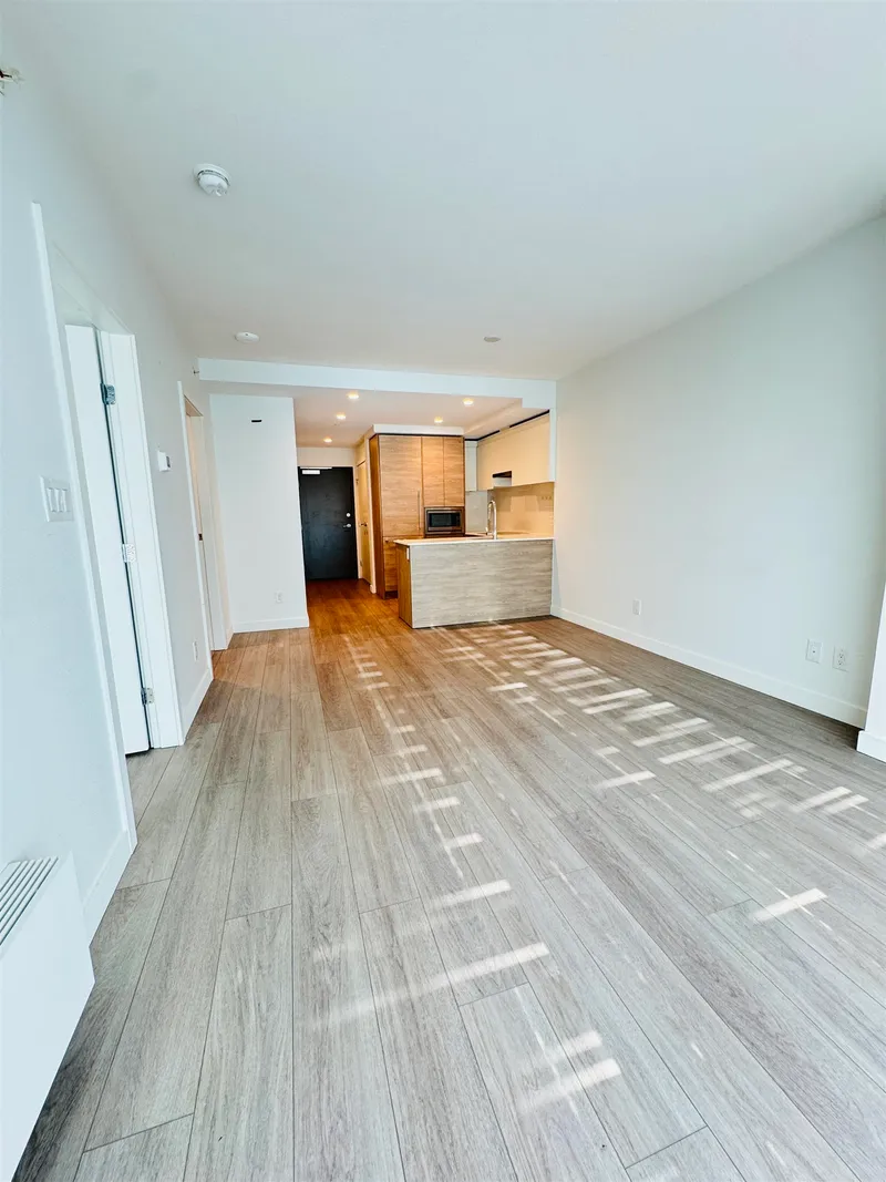 3102 13615 FRASER HIGHWAY - photo 2 of 20