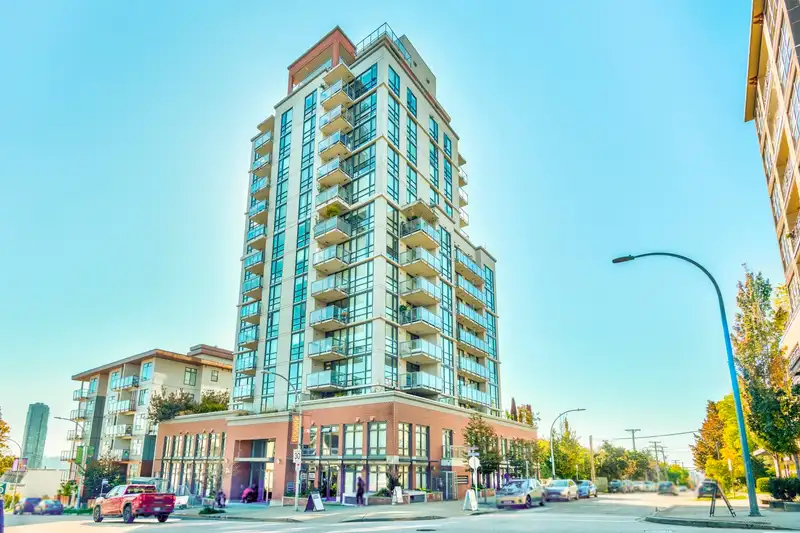 404 258 SIXTH STREET - photo 1 of 40