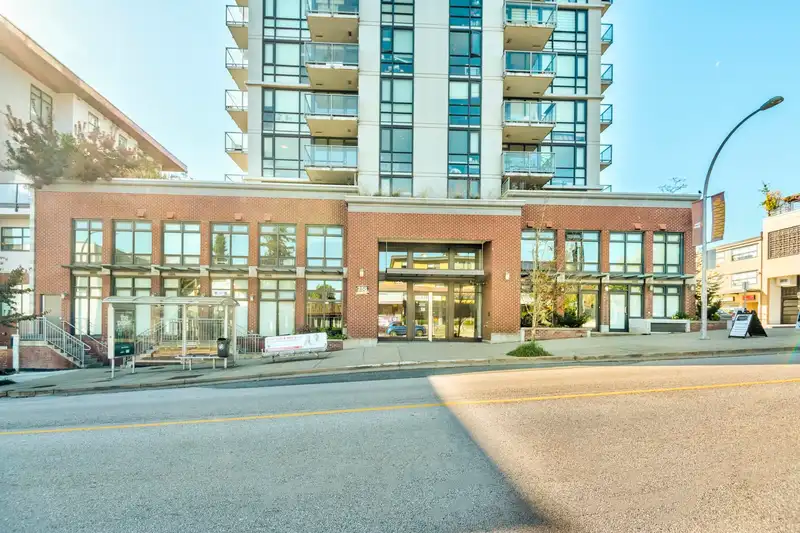 404 258 SIXTH STREET - photo 3 of 40