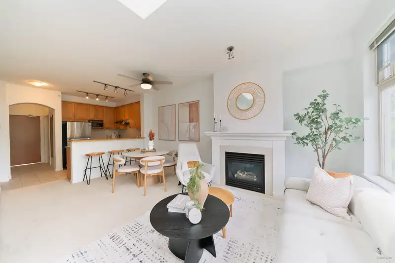 404 4883 MACLURE MEWS - photo 4 of 25