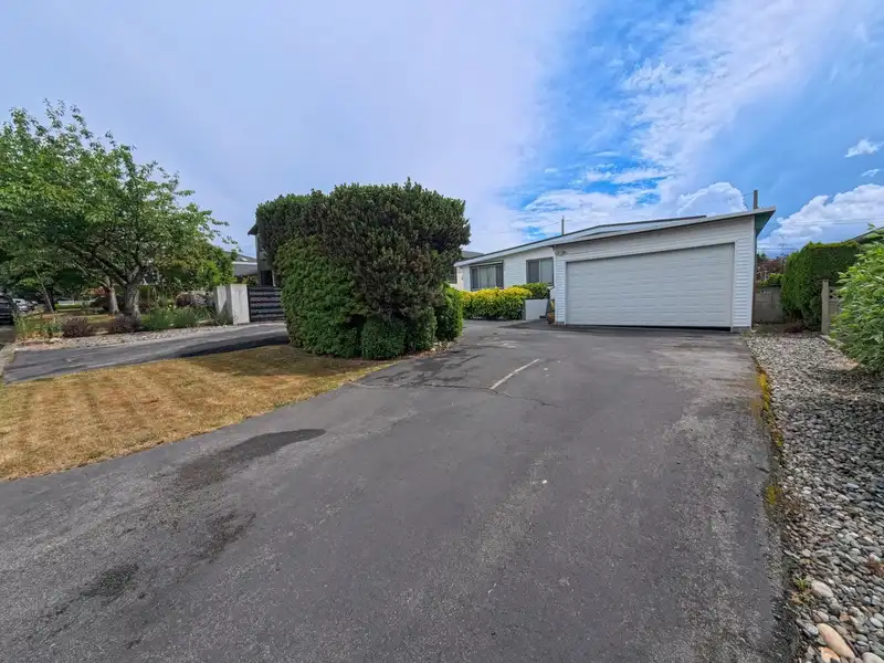 6762 NEAL STREET - photo 4 of 37